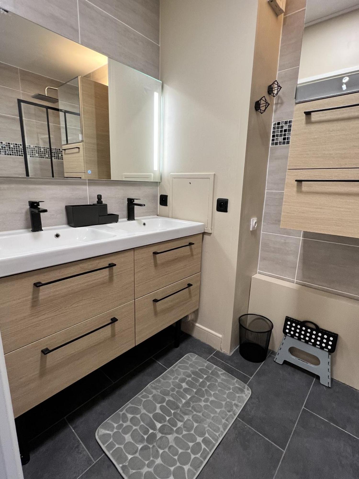 Appartement Familial Pour 6 Adultes Et 5 Enfants A 10 Min De Disney Bailly-Romainvilliers Εξωτερικό φωτογραφία